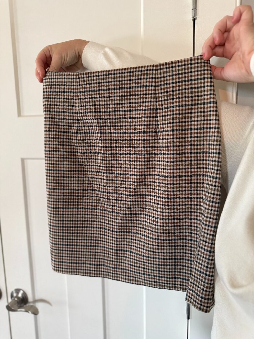 RW&Co. Brown Black Checkered mid skirt Ladies Size 6 Houndstooth - Picture 4 of 5